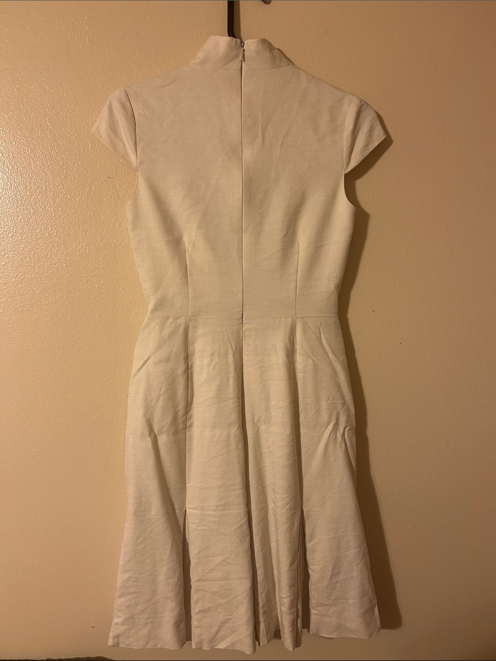 Antonio Melani Ivory Cap-Sleeve V-Neck Pleatwd Dress - linen blend - Picture 2 of 5